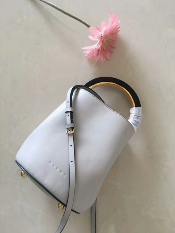 18SS マルニスーパーコピー MARNI M386 PANNIER BUCKET BAG IN CALF LEATHER SCMPU09TX0LV58900W09